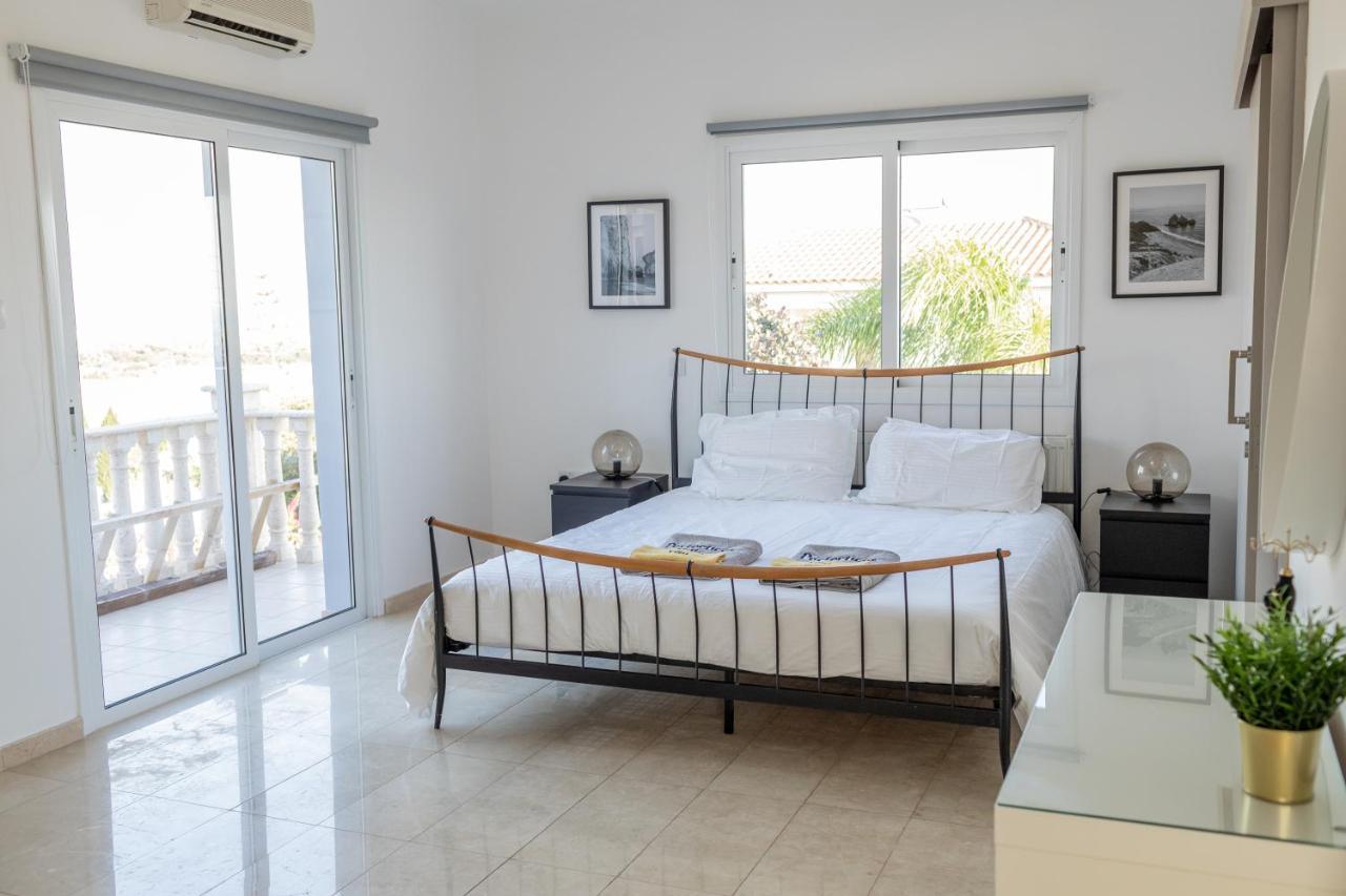 Grand villa Lynn seaview Ayia Napa Exteriör bild