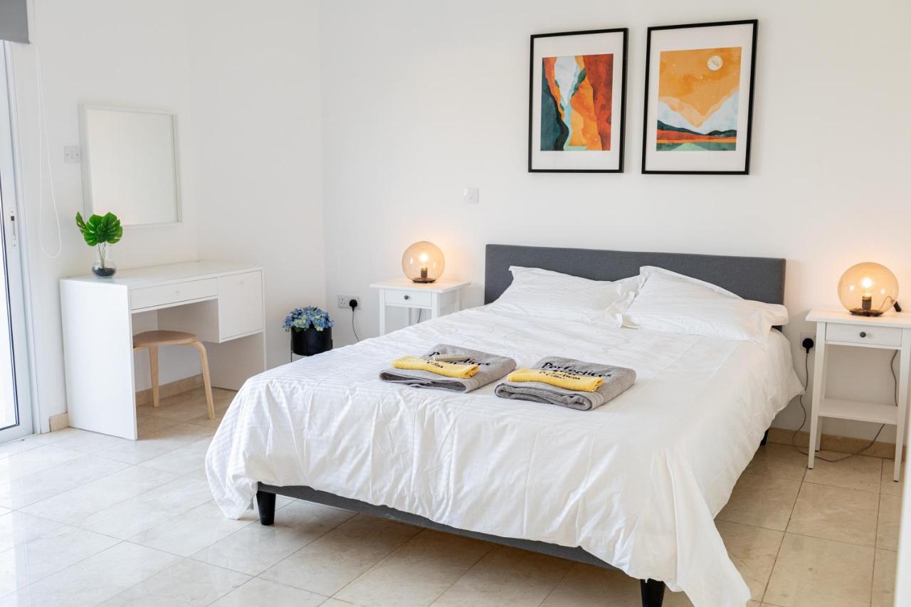 Grand villa Lynn seaview Ayia Napa Exteriör bild