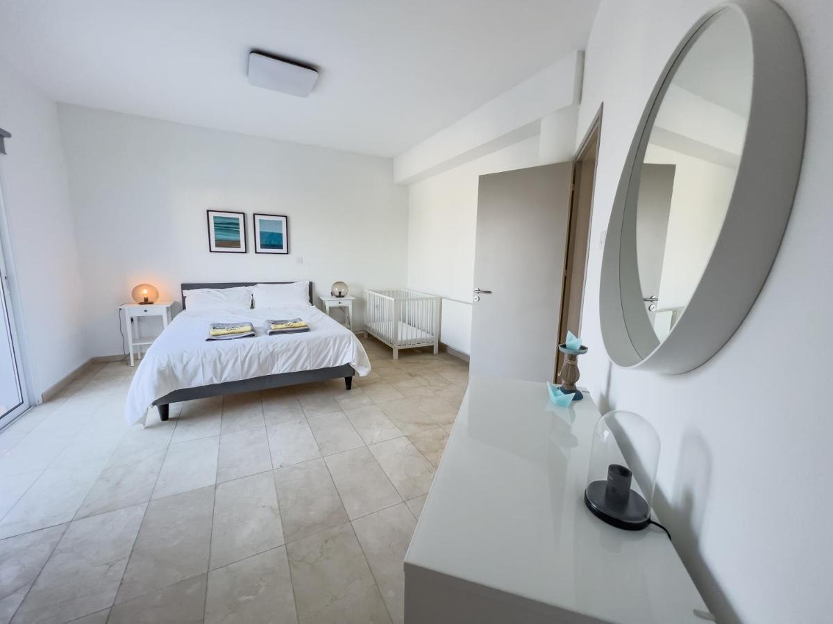Grand villa Lynn seaview Ayia Napa Exteriör bild