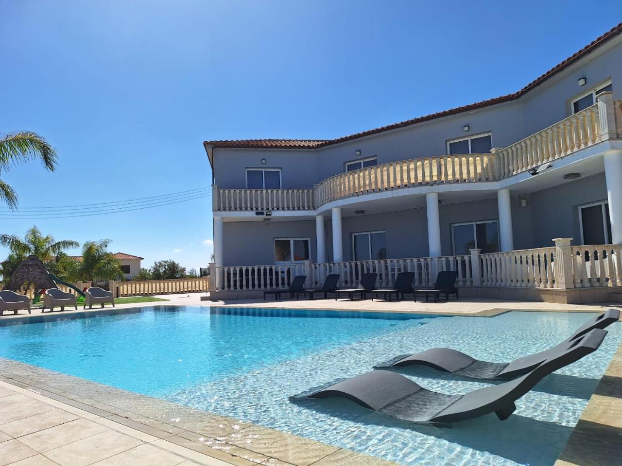 Grand villa Lynn seaview Ayia Napa Exteriör bild